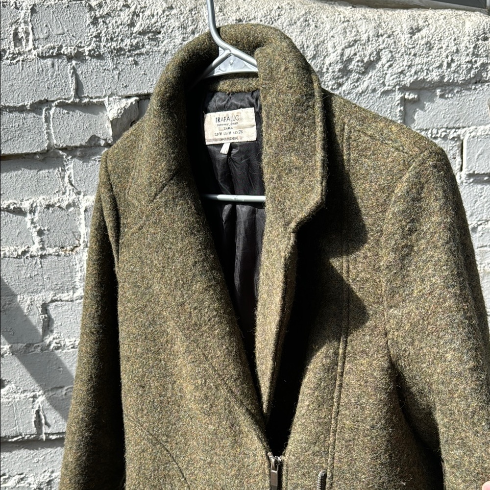 Olive Green Women's Coat with Zipper in Size Medium
